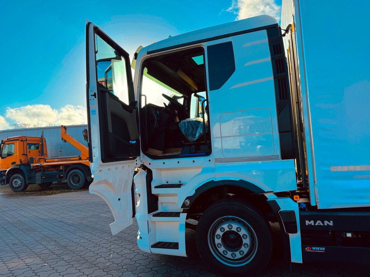 Arrendamiento de  MAN TGX 26.440 6x2 LL Schwerlast Ladebordwand/Rampe MAN TGX 26.440 6x2 LL Schwerlast Ladebordwand/Rampe: foto 10