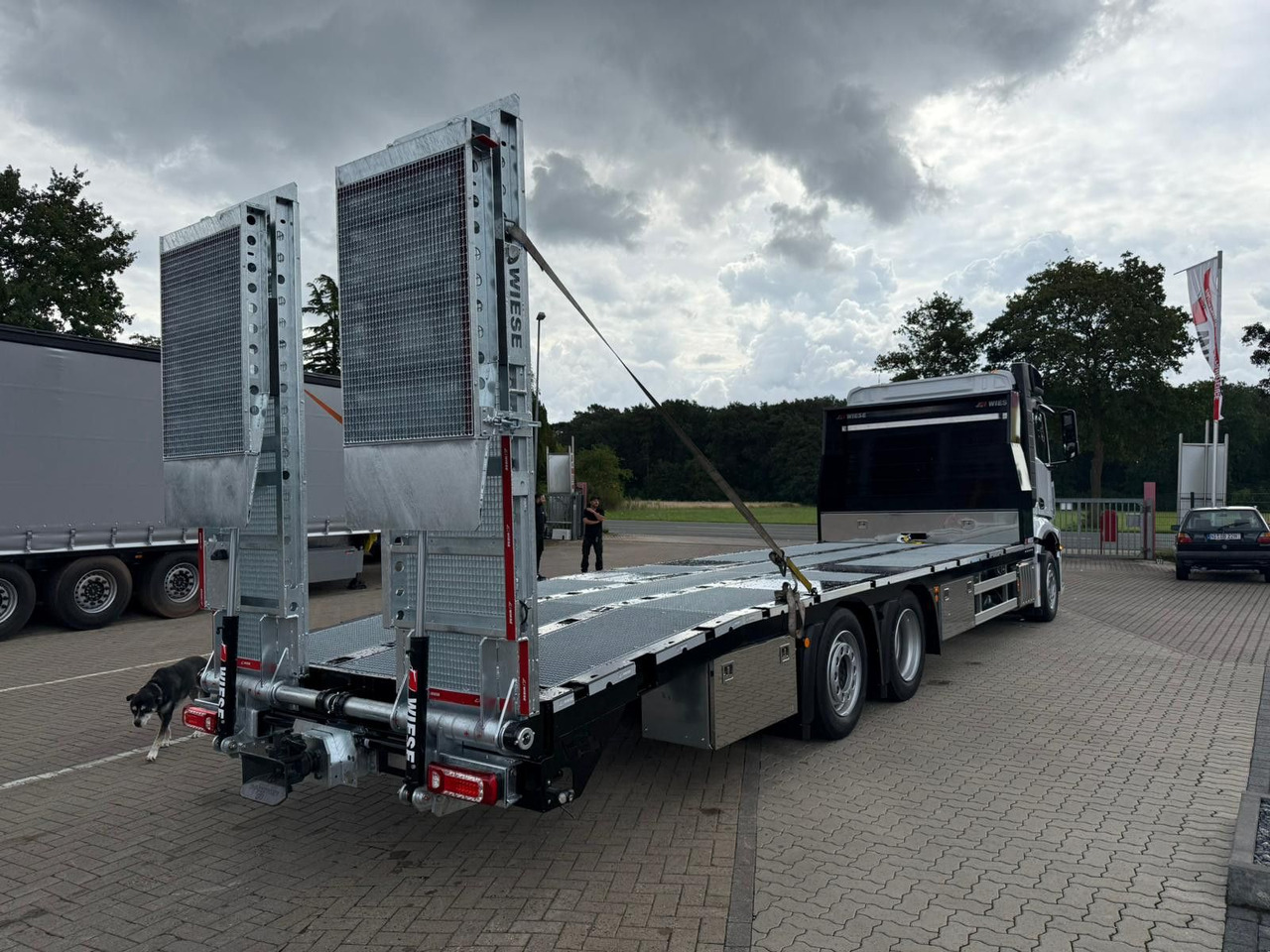 Mercedes-Benz Actros mit Rampen, Maschinentransporter - Camión portavehículos: foto 4 Mercedes-Benz Actros mit Rampen, Maschinentransporter - Camión portavehículos: foto 4