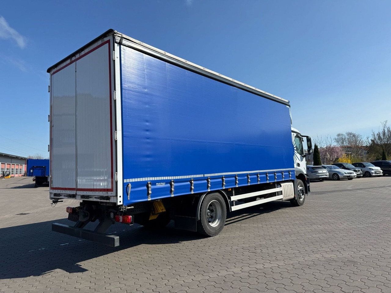 Mercedes-Benz Antos 1835 L - 4x2 Schiebeplane - Camión lona: foto 4 Mercedes-Benz Antos 1835 L - 4x2 Schiebeplane - Camión lona: foto 4