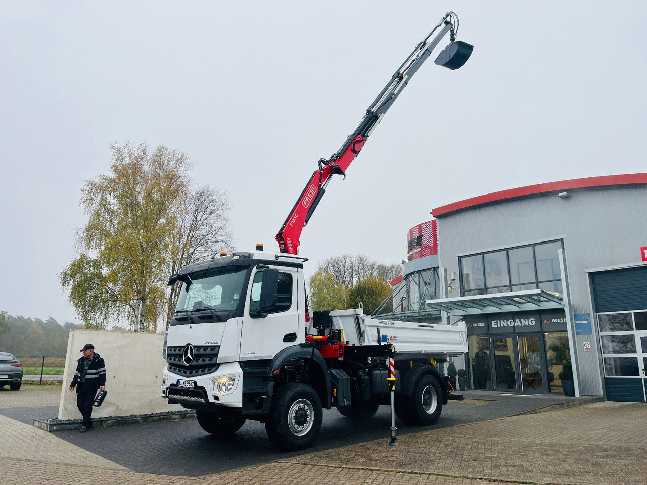 Mercedes-Benz Arocs 1835 4x4 Meiller Fassi F135 Kran Kipper - Camión volquete, Camión grúa: foto 3 Mercedes-Benz Arocs 1835 4x4 Meiller Fassi F135 Kran Kipper - Camión volquete, Camión grúa: foto 3