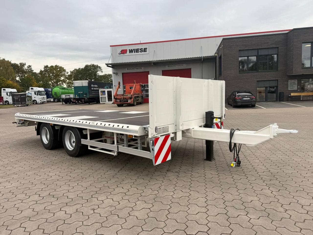 Tandemanhänger Plattform - Remolque plataforma/ Caja abierta: foto 1 Tandemanhänger Plattform - Remolque plataforma/ Caja abierta: foto 1