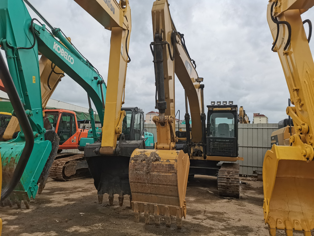 CATERPILLAR 312D2 - Excavadora: foto 2 CATERPILLAR 312D2 - Excavadora: foto 2