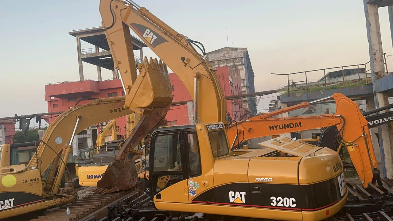 CATERPILLAR 320C - Excavadora anfibia: foto 4 CATERPILLAR 320C - Excavadora anfibia: foto 4