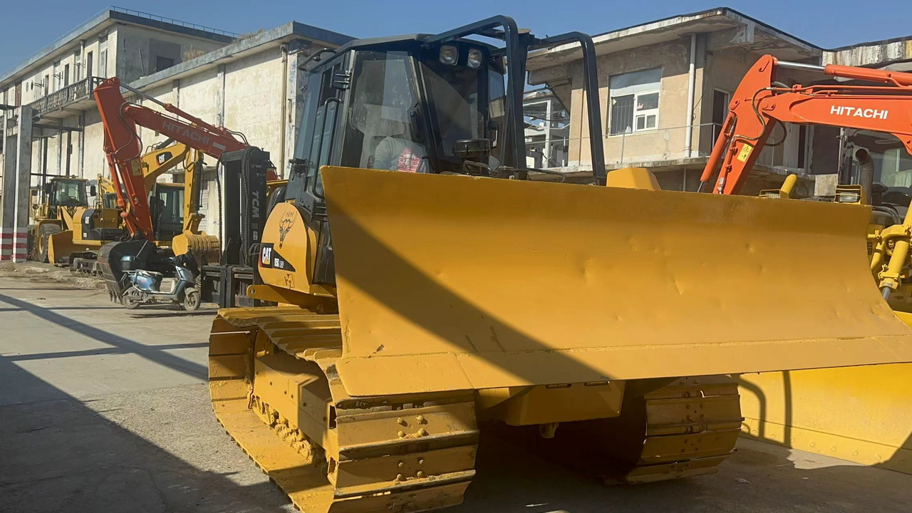 CATERPILLAR CAT-D5K-bulldozer - Bulldozer: foto 3 CATERPILLAR CAT-D5K-bulldozer - Bulldozer: foto 3