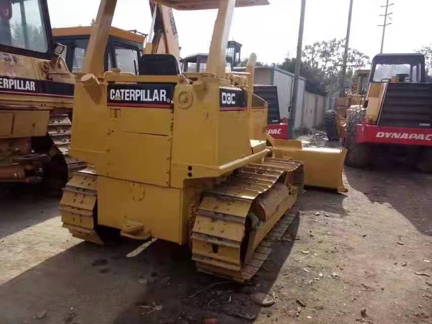 CATERPILLAR D3C - Bulldozer: foto 2 CATERPILLAR D3C - Bulldozer: foto 2