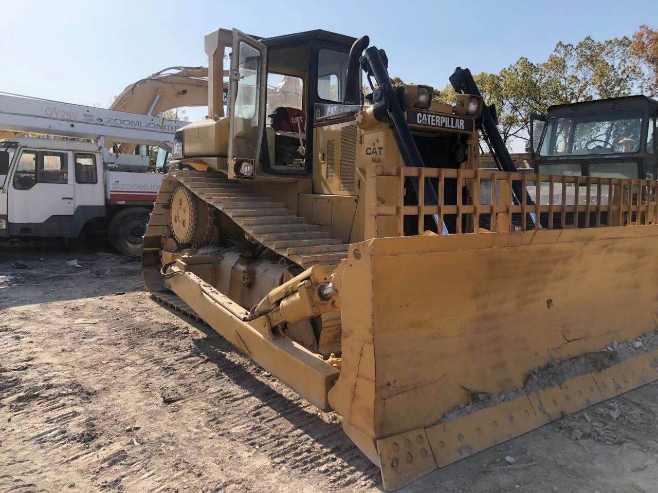 CATERPILLAR D6H - Bulldozer: foto 2 CATERPILLAR D6H - Bulldozer: foto 2
