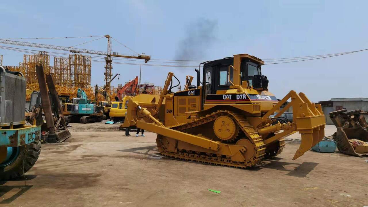 CATERPILLAR D7R - Bulldozer: foto 2 CATERPILLAR D7R - Bulldozer: foto 2