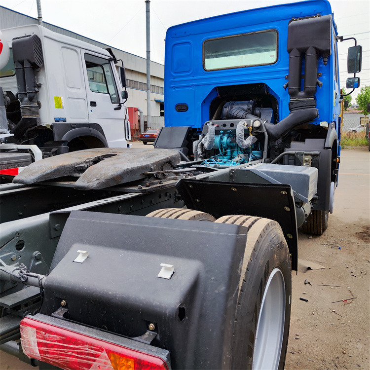 HOWO HOWO 6x4 336 truck tractors - Cabeza tractora: foto 4 HOWO HOWO 6x4 336 truck tractors - Cabeza tractora: foto 4