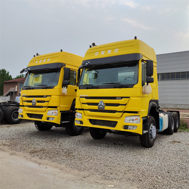 HOWO HOWO 6x4 371 tractor - Cabeza tractora: foto 1 HOWO HOWO 6x4 371 tractor - Cabeza tractora: foto 1