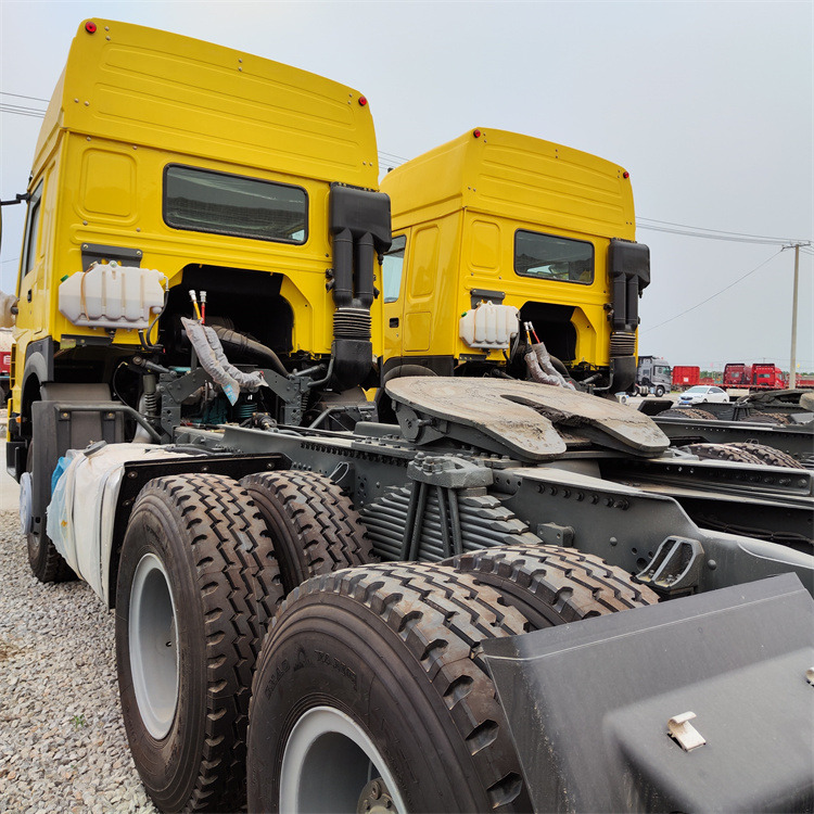 HOWO HOWO 6x4 371 tractor - Cabeza tractora: foto 2 HOWO HOWO 6x4 371 tractor - Cabeza tractora: foto 2