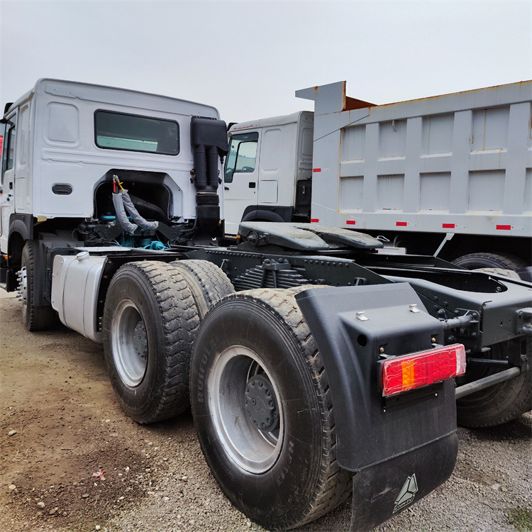 HOWO HOWO 6x4 375 tractor - Cabeza tractora: foto 3 HOWO HOWO 6x4 375 tractor - Cabeza tractora: foto 3