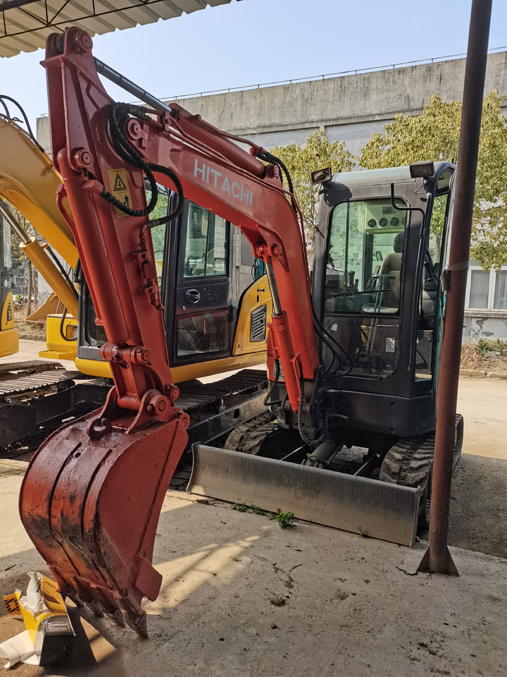 HITACHI ZX30U - Excavadora de cadenas: foto 2 HITACHI ZX30U - Excavadora de cadenas: foto 2