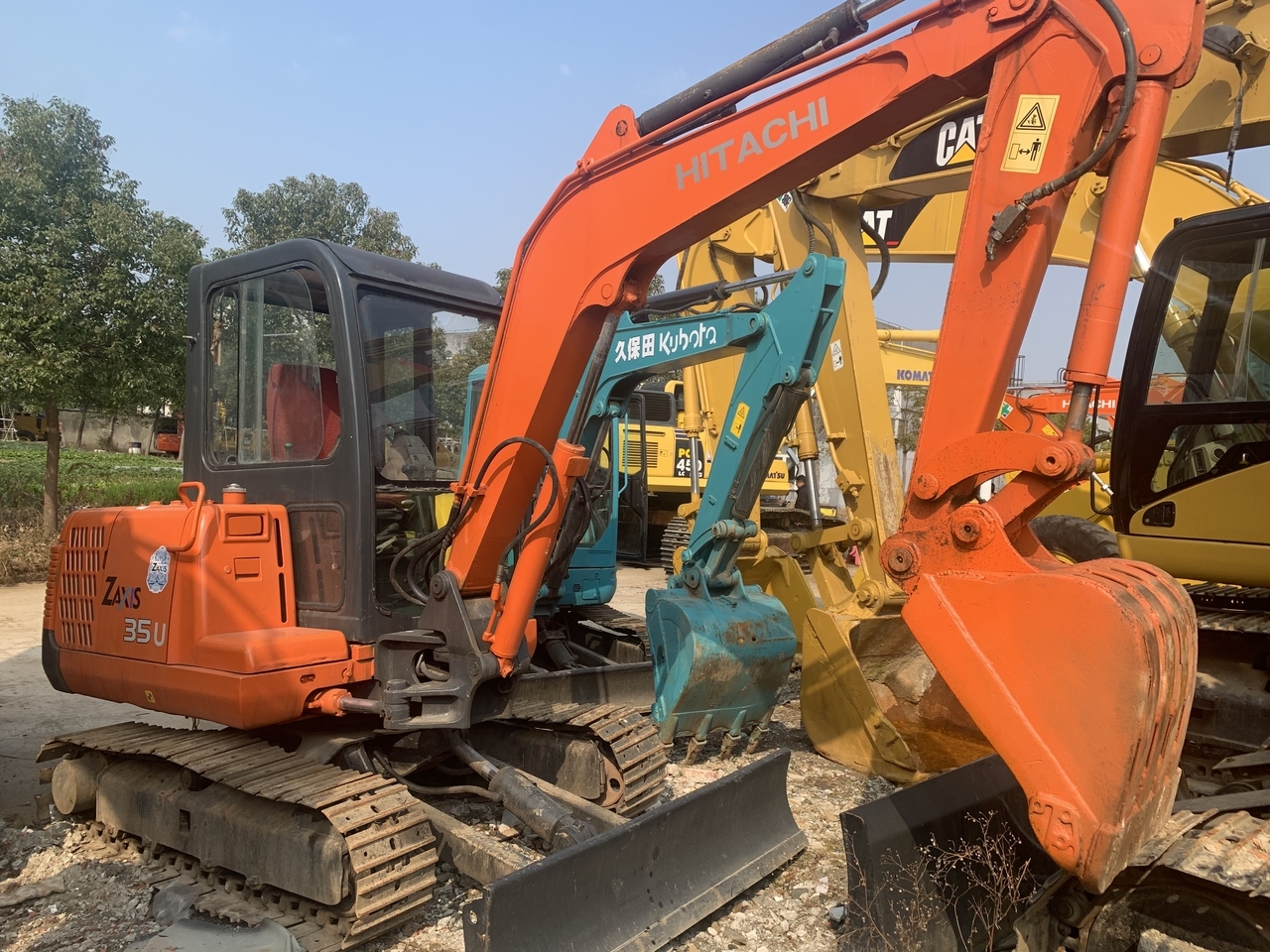 HITACHI ZX35U - Miniexcavadora: foto 1 HITACHI ZX35U - Miniexcavadora: foto 1