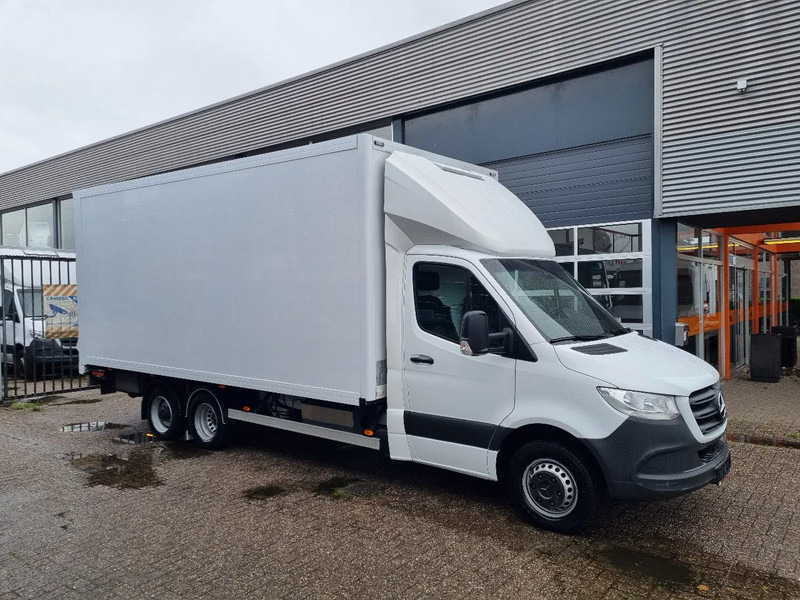 Mercedes-Benz Sprinter 516 CDI BE Clixtar/ Webasto/ 27 KUB/ Nutzlast 3.3T/ 73691 - Furgoneta caja cerrada: foto 1 Mercedes-Benz Sprinter 516 CDI BE Clixtar/ Webasto/ 27 KUB/ Nutzlast 3.3T/ 73691 - Furgoneta caja cerrada: foto 1