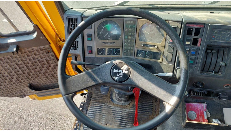 Camión chasis MAN 26.372 MANUAL ZF GEARBOX STEEL SUSPENSION 6X4: foto 13