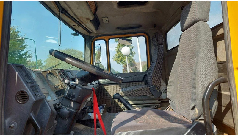 Camión chasis MAN 26.372 MANUAL ZF GEARBOX STEEL SUSPENSION 6X4: foto 12