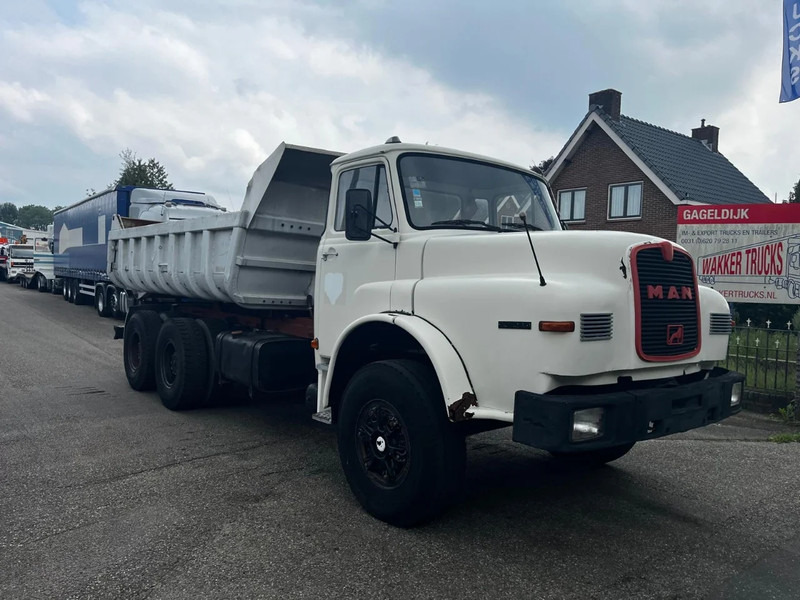 MAN 32.240 6x4 FULL STEEL SPRING KIPPER MANUAL GEARBOX - Camión volquete: foto 2 MAN 32.240 6x4 FULL STEEL SPRING KIPPER MANUAL GEARBOX - Camión volquete: foto 2