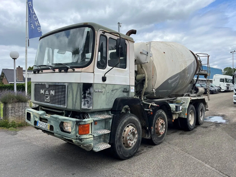 MAN 35.302 8x4 FULL STEEL SPRING MANUAL ZF GEARBOX !!! 6 CILINDER !!! - Camión hormigonera: foto 1 MAN 35.302 8x4 FULL STEEL SPRING MANUAL ZF GEARBOX !!! 6 CILINDER !!! - Camión hormigonera: foto 1