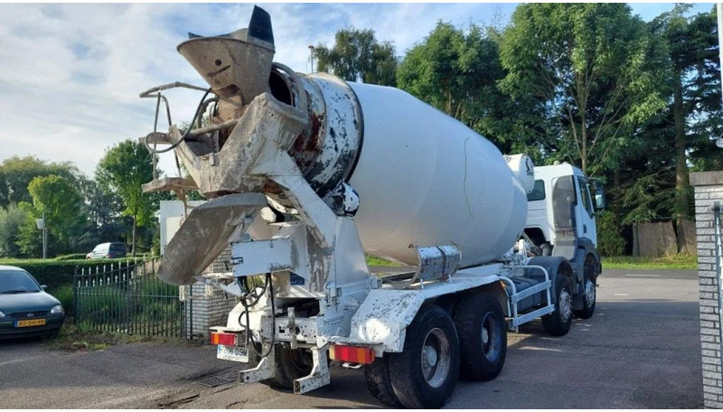 Renault Kerax 370 8x4 Mixer Steel - Camión hormigonera: foto 4 Renault Kerax 370 8x4 Mixer Steel - Camión hormigonera: foto 4