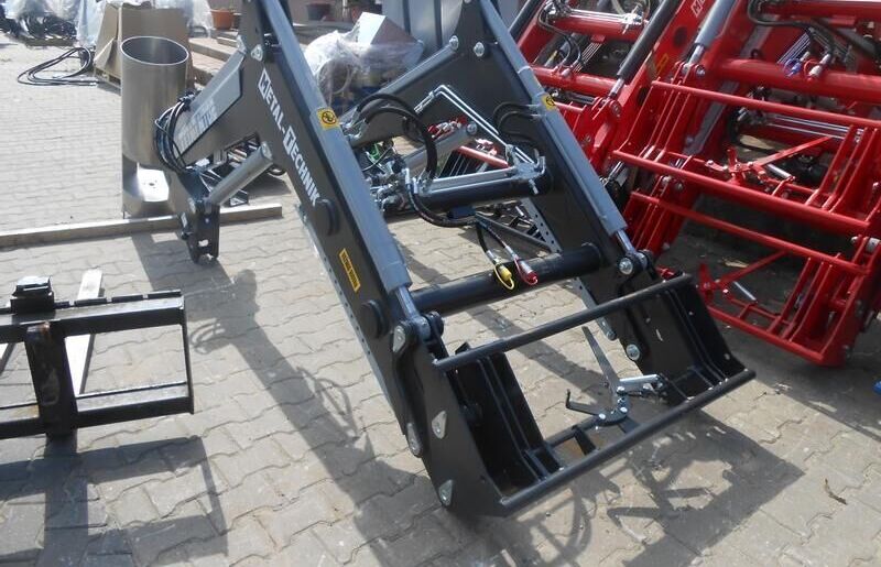 Metal-Technik Frontlader für Claas/ Front loader/ Ładowacz TUR - Cargador frontal para tractor para Maquinaria agrícola: foto 3 Metal-Technik Frontlader für Claas/ Front loader/ Ładowacz TUR - Cargador frontal para tractor para Maquinaria agrícola: foto 3