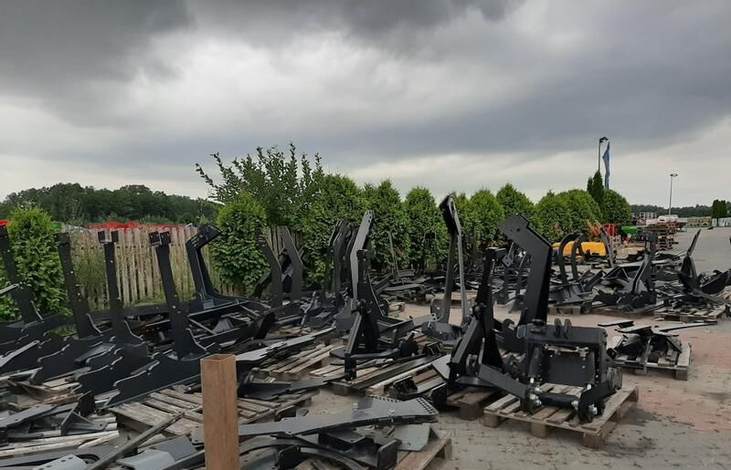 Metal-Technik Frontlader für DEUTZ-FAHR DX 6.11, DX 6.17, DX 6.30 / Ładowacz c - Cargador frontal para tractor: foto 4 Metal-Technik Frontlader für DEUTZ-FAHR DX 6.11, DX 6.17, DX 6.30 / Ładowacz c - Cargador frontal para tractor: foto 4