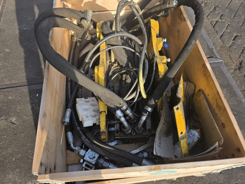 Liebherr likufix sw33 likufix sw 33 schnelwechsler - Acoplamiento rápido para Maquinaria de construcción: foto 2 Liebherr likufix sw33 likufix sw 33 schnelwechsler - Acoplamiento rápido para Maquinaria de construcción: foto 2