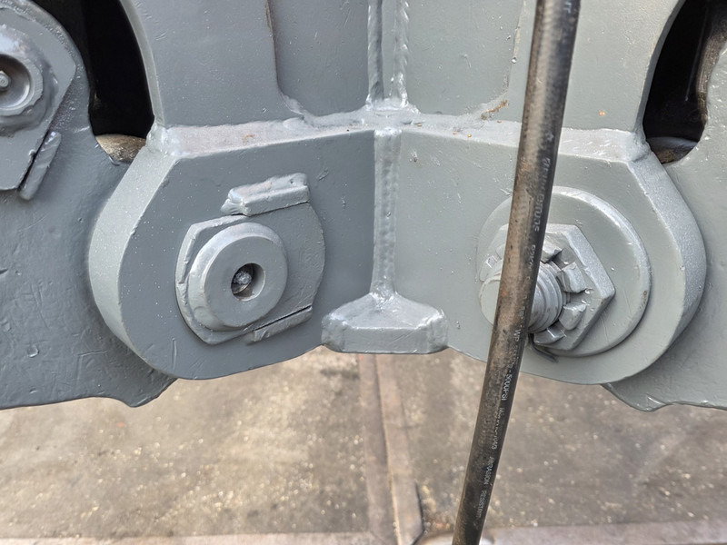 Atlaws e732 600l scrap grab orange peel grapple atlas mh - Pinza de manipulación para Maquinaria de construcción: foto 5 Atlaws e732 600l scrap grab orange peel grapple atlas mh - Pinza de manipulación para Maquinaria de construcción: foto 5