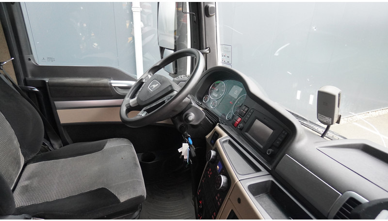 MAN TGX 18.500 XXL MEGA 662.100KM - Cabeza tractora: foto 5 MAN TGX 18.500 XXL MEGA 662.100KM - Cabeza tractora: foto 5