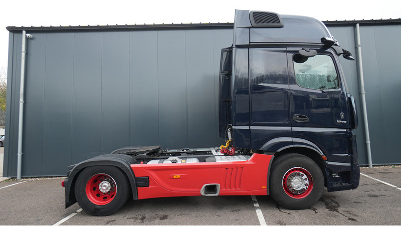 Mercedes-Benz ACTROS 1945 GIGASPACE 727.600KM - Cabeza tractora: foto 2 Mercedes-Benz ACTROS 1945 GIGASPACE 727.600KM - Cabeza tractora: foto 2