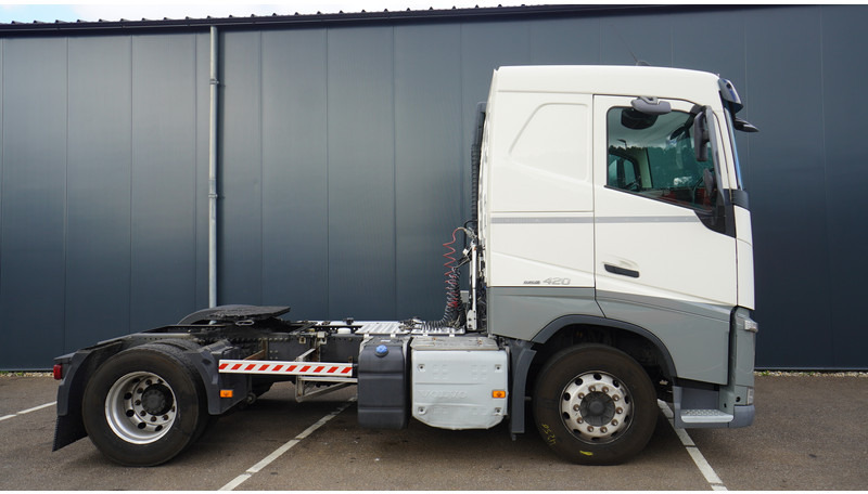 Volvo FH 420 ADR EURO 6 756.000KM - Cabeza tractora: foto 2 Volvo FH 420 ADR EURO 6 756.000KM - Cabeza tractora: foto 2