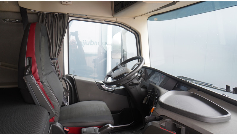 Volvo FH 420 GLOBETROTTER EURO 6 - Cabeza tractora: foto 5 Volvo FH 420 GLOBETROTTER EURO 6 - Cabeza tractora: foto 5