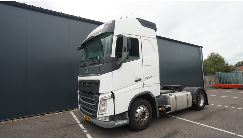 Volvo FH 420 GLOBETROTTER EURO 6 - Cabeza tractora: foto 3 Volvo FH 420 GLOBETROTTER EURO 6 - Cabeza tractora: foto 3