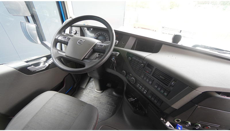 Volvo FH 460 LNG GLOBETROTTER TRUCK WITH 839.000KM - Cabeza tractora: foto 5 Volvo FH 460 LNG GLOBETROTTER TRUCK WITH 839.000KM - Cabeza tractora: foto 5