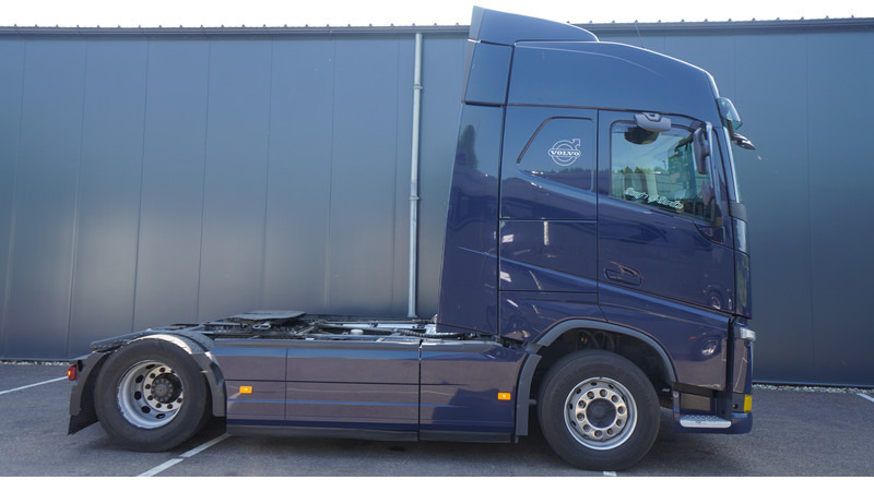 Volvo FH460 EURO 6 GLOBETROTTER 833.000KM - Cabeza tractora: foto 2 Volvo FH460 EURO 6 GLOBETROTTER 833.000KM - Cabeza tractora: foto 2