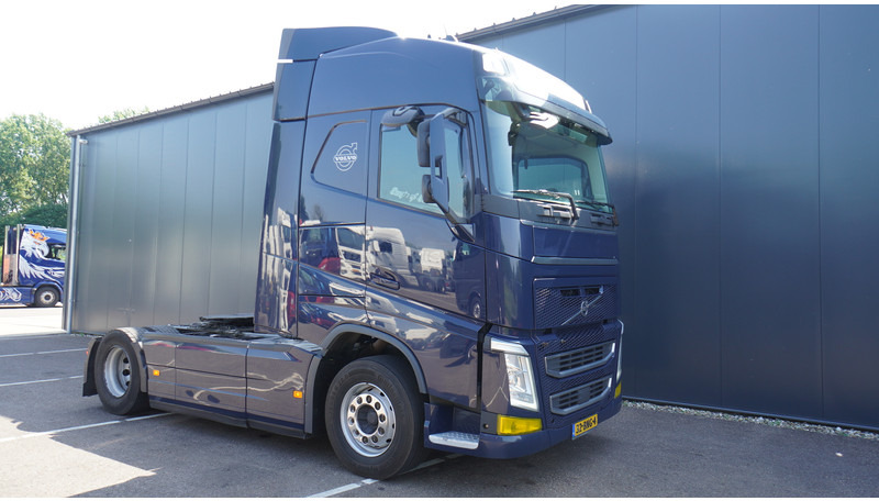 Volvo FH460 EURO 6 GLOBETROTTER 833.000KM - Cabeza tractora: foto 4 Volvo FH460 EURO 6 GLOBETROTTER 833.000KM - Cabeza tractora: foto 4