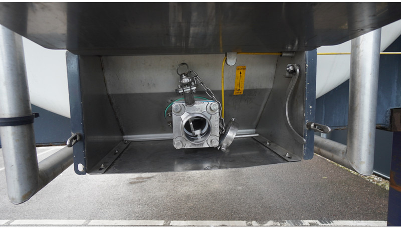 Van Hool 20FT TANK 28.000ltr Drop off system 2 Compartiments - Implemento: foto 4 Van Hool 20FT TANK 28.000ltr Drop off system 2 Compartiments - Implemento: foto 4