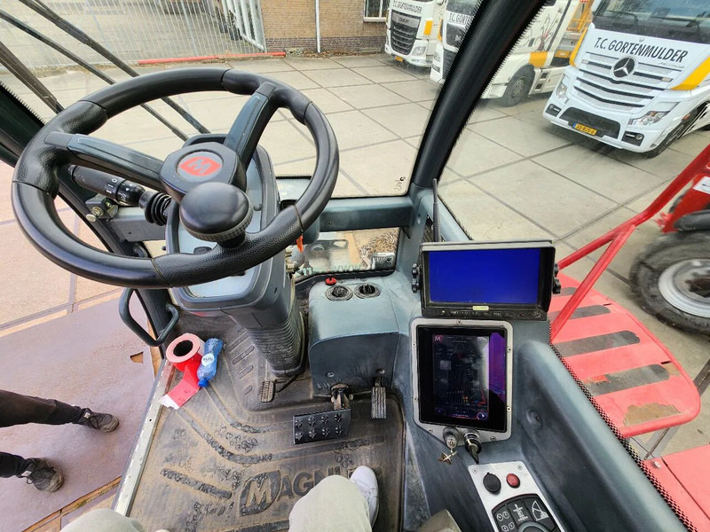 Cargadora MAGNI 5.25, 2017, Remote, Airco, First owner, 25M: foto 9