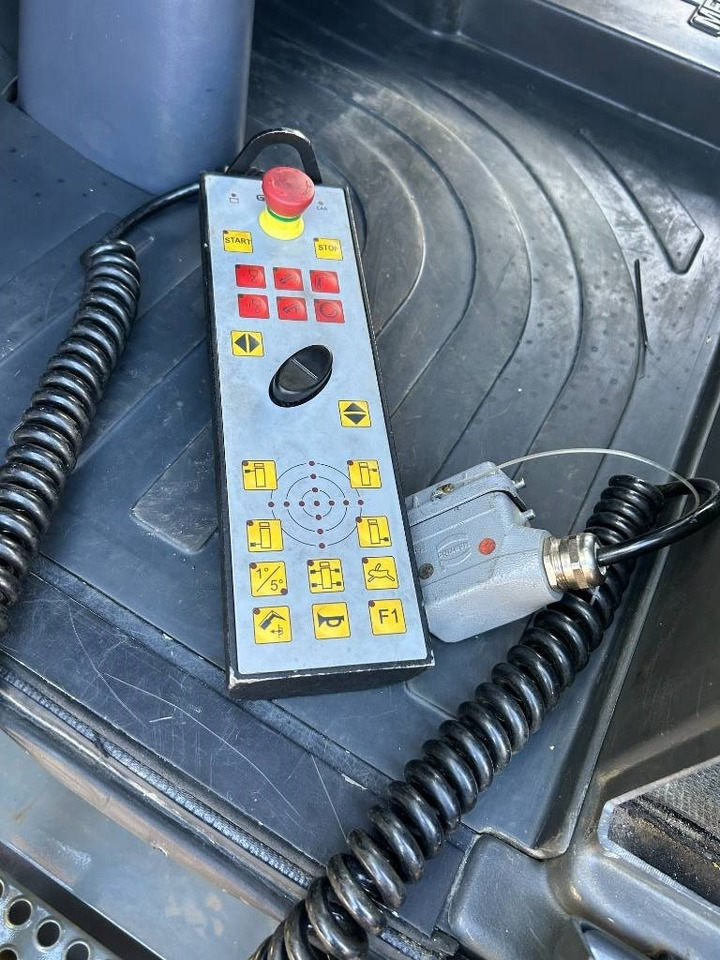 Grúa todo terreno Grove GMK 4080-1: foto 17