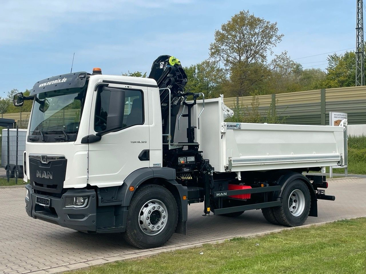 MAN TGM 18.320 4x2 Euro6e Hiab X-HiDuo138DS-3Euromix - Camión volquete, Camión grúa: foto 1 MAN TGM 18.320 4x2 Euro6e Hiab X-HiDuo138DS-3Euromix - Camión volquete, Camión grúa: foto 1