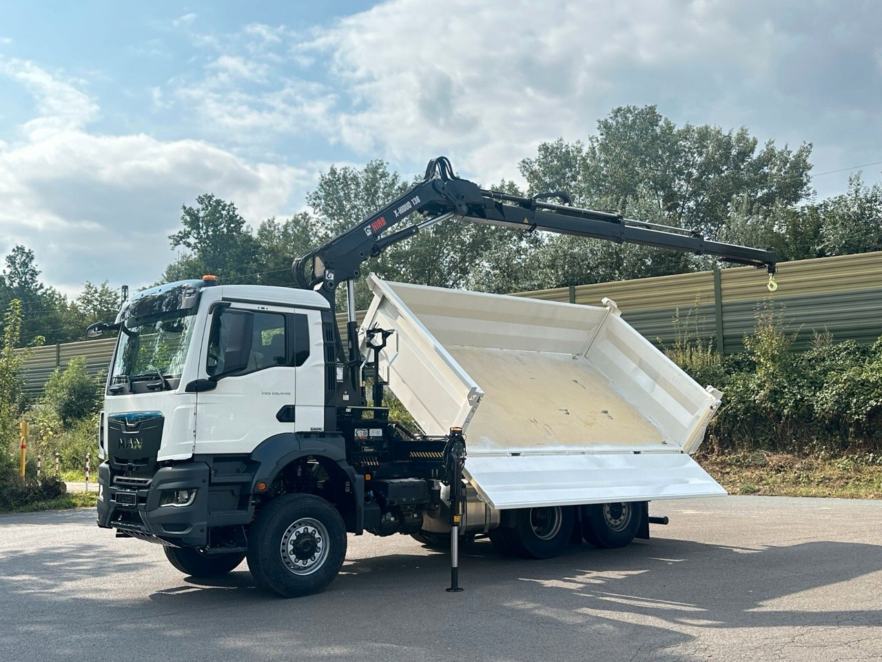 MAN TGS 28.440 6x4-4/3-Seiten- Kipper / Hiab 138-3 - Camión volquete, Camión grúa: foto 2 MAN TGS 28.440 6x4-4/3-Seiten- Kipper / Hiab 138-3 - Camión volquete, Camión grúa: foto 2