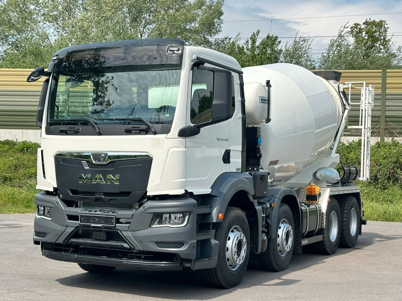 MAN TGS 32.440 8x4 / Euromix MTP EM 9 L - Camión hormigonera: foto 2 MAN TGS 32.440 8x4 / Euromix MTP EM 9 L - Camión hormigonera: foto 2
