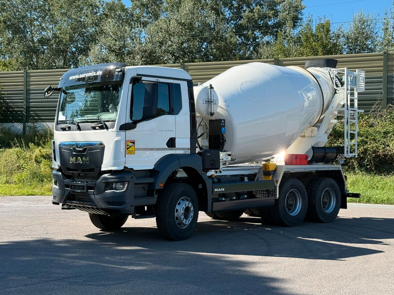 MAN TGS 33.440 / 6X4 Euro6e Euromix MTP EM 7 L - Camión hormigonera: foto 2 MAN TGS 33.440 / 6X4 Euro6e Euromix MTP EM 7 L - Camión hormigonera: foto 2