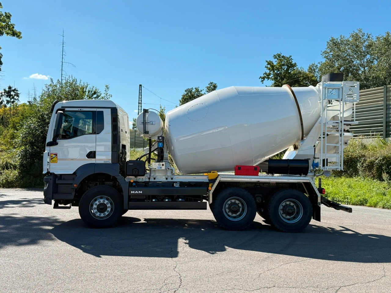 MAN TGS 33.440 / 6X4 Euro6e Euromix MTP EM 7 L - Camión hormigonera: foto 3 MAN TGS 33.440 / 6X4 Euro6e Euromix MTP EM 7 L - Camión hormigonera: foto 3