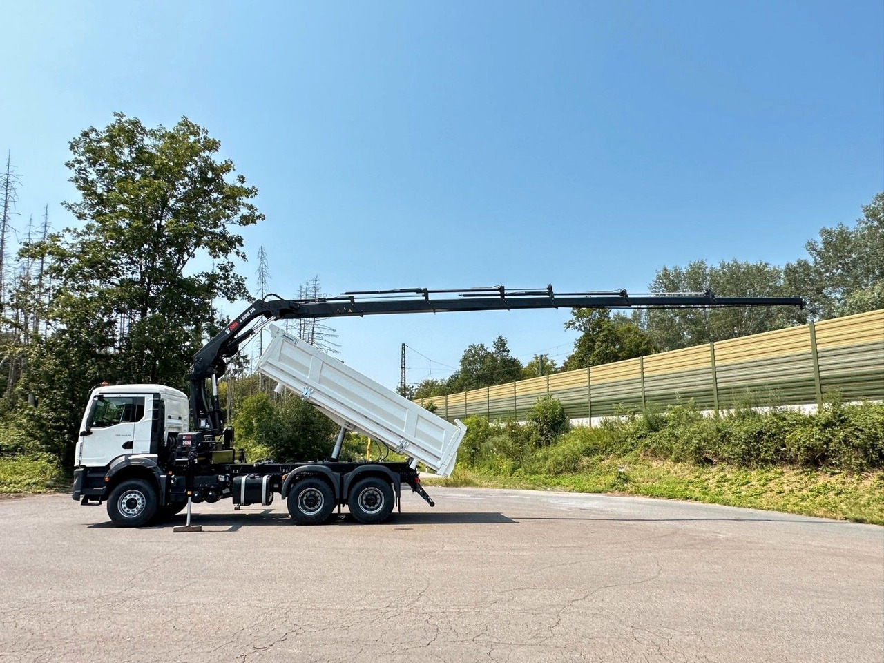 MAN TGS 33.440 6x4 /3-Seiten- Kipper / HIAB 228-6 - Camión volquete, Camión grúa: foto 5 MAN TGS 33.440 6x4 /3-Seiten- Kipper / HIAB 228-6 - Camión volquete, Camión grúa: foto 5