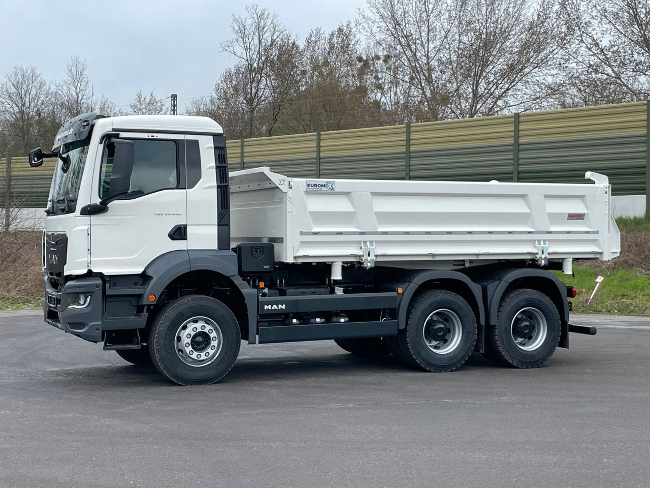 MAN TGS 33.440 6x4 /Euro6 3-Seiten-Kipper EuromixMTP - Camión volquete: foto 3 MAN TGS 33.440 6x4 /Euro6 3-Seiten-Kipper EuromixMTP - Camión volquete: foto 3
