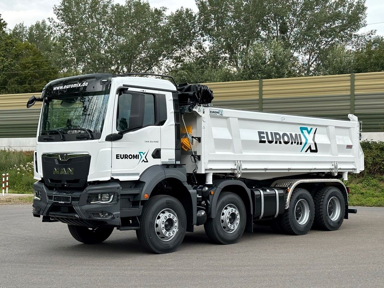 MAN TGS 35.480 8x4 EuromixMTP 3-Seiten-Kipper - Camión volquete: foto 3 MAN TGS 35.480 8x4 EuromixMTP 3-Seiten-Kipper - Camión volquete: foto 3