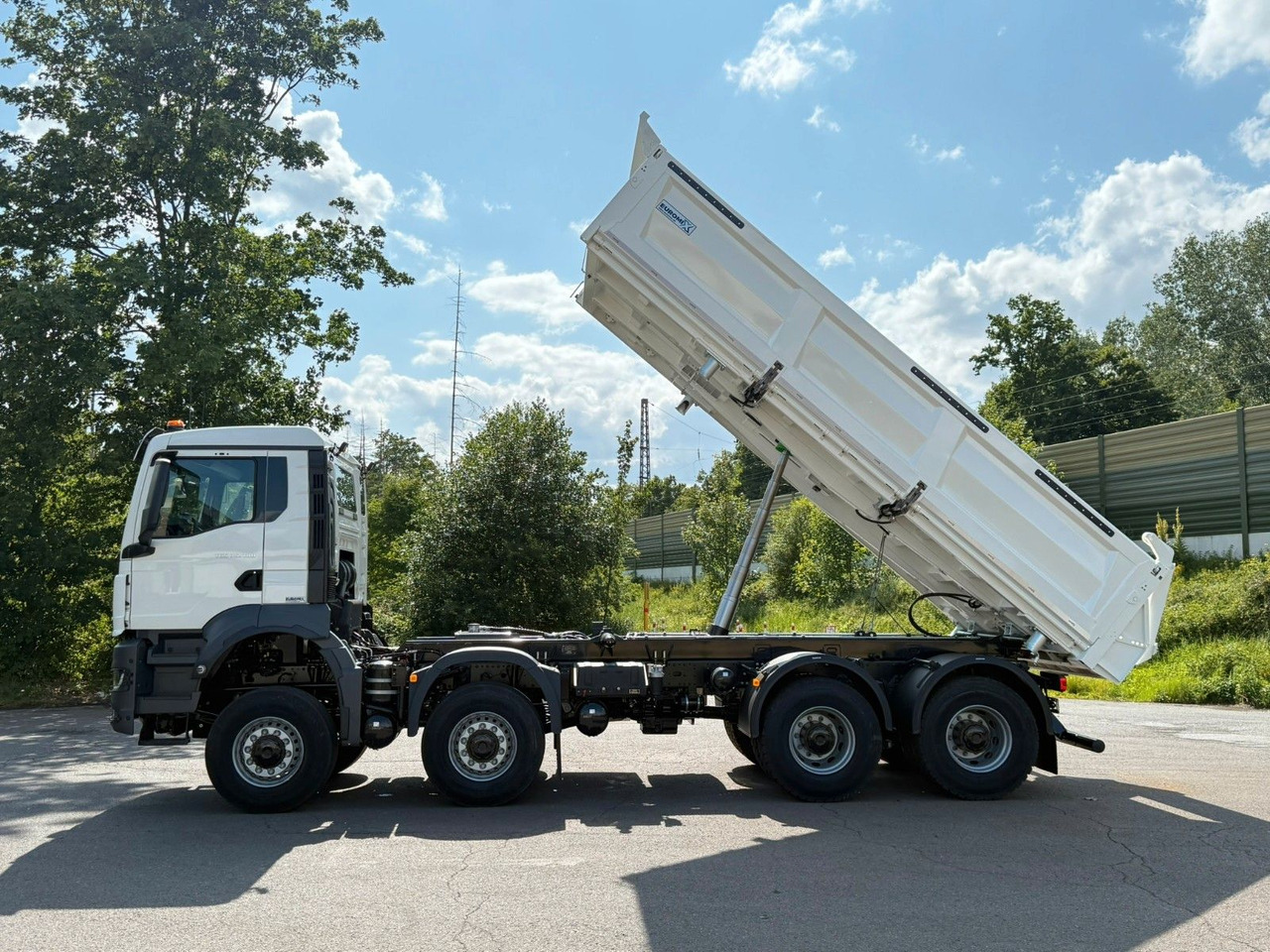 MAN TGS 35.480 8x8 EuromixMTP 3-Seiten-Kipper - Camión volquete: foto 3 MAN TGS 35.480 8x8 EuromixMTP 3-Seiten-Kipper - Camión volquete: foto 3