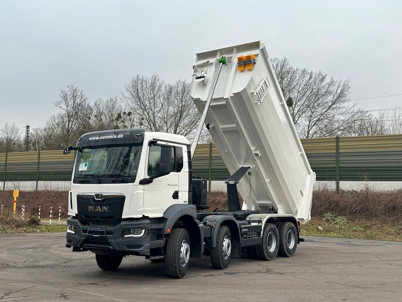 MAN TGS 41.400 8x4 / EUROMIX MTP 20m³/ EURO 5 MAN TGS 41.400 8x4 / EUROMIX MTP 20m³/ EURO 5 - Camión volquete: foto 4 MAN TGS 41.400 8x4 / EUROMIX MTP 20m³/ EURO 5 MAN TGS 41.400 8x4 / EUROMIX MTP 20m³/ EURO 5 - Camión volquete: foto 4