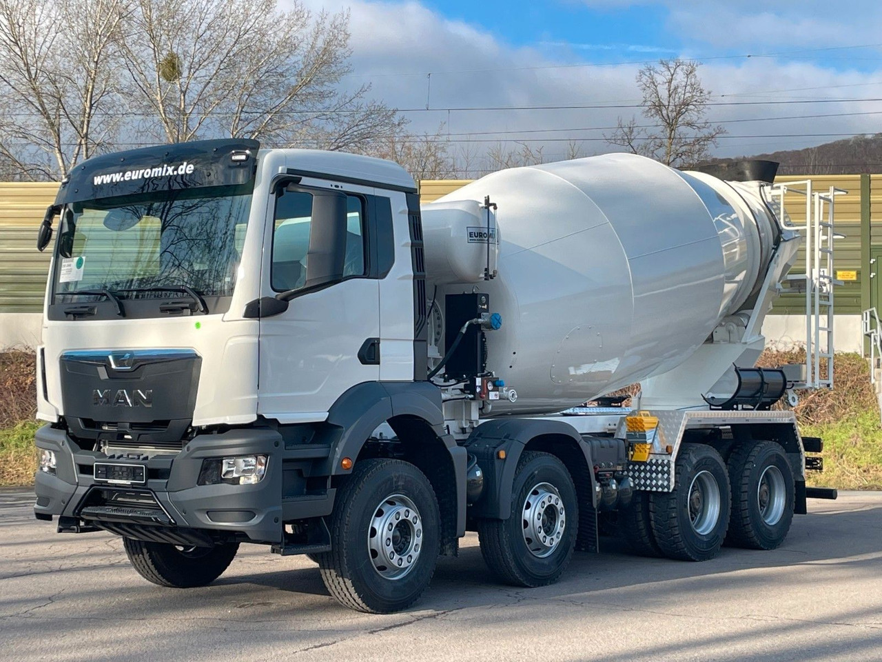 MAN TGS 41.400 8x4 / EuromixMTP EM 12m³ R / EURO 2 - Camión hormigonera: foto 3 MAN TGS 41.400 8x4 / EuromixMTP EM 12m³ R / EURO 2 - Camión hormigonera: foto 3