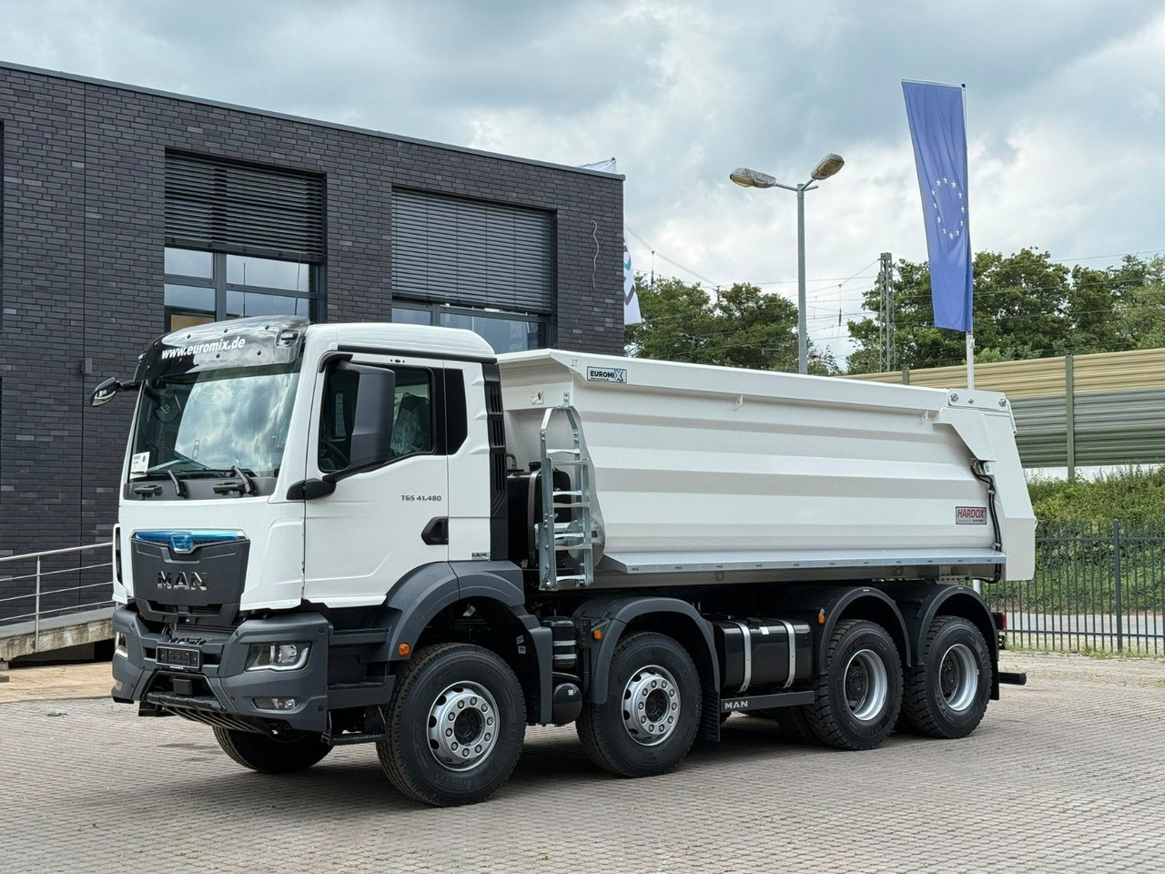 MAN TGS 41.480 BB 8X4 Hydraulische Klappe - Camión volquete: foto 1 MAN TGS 41.480 BB 8X4 Hydraulische Klappe - Camión volquete: foto 1
